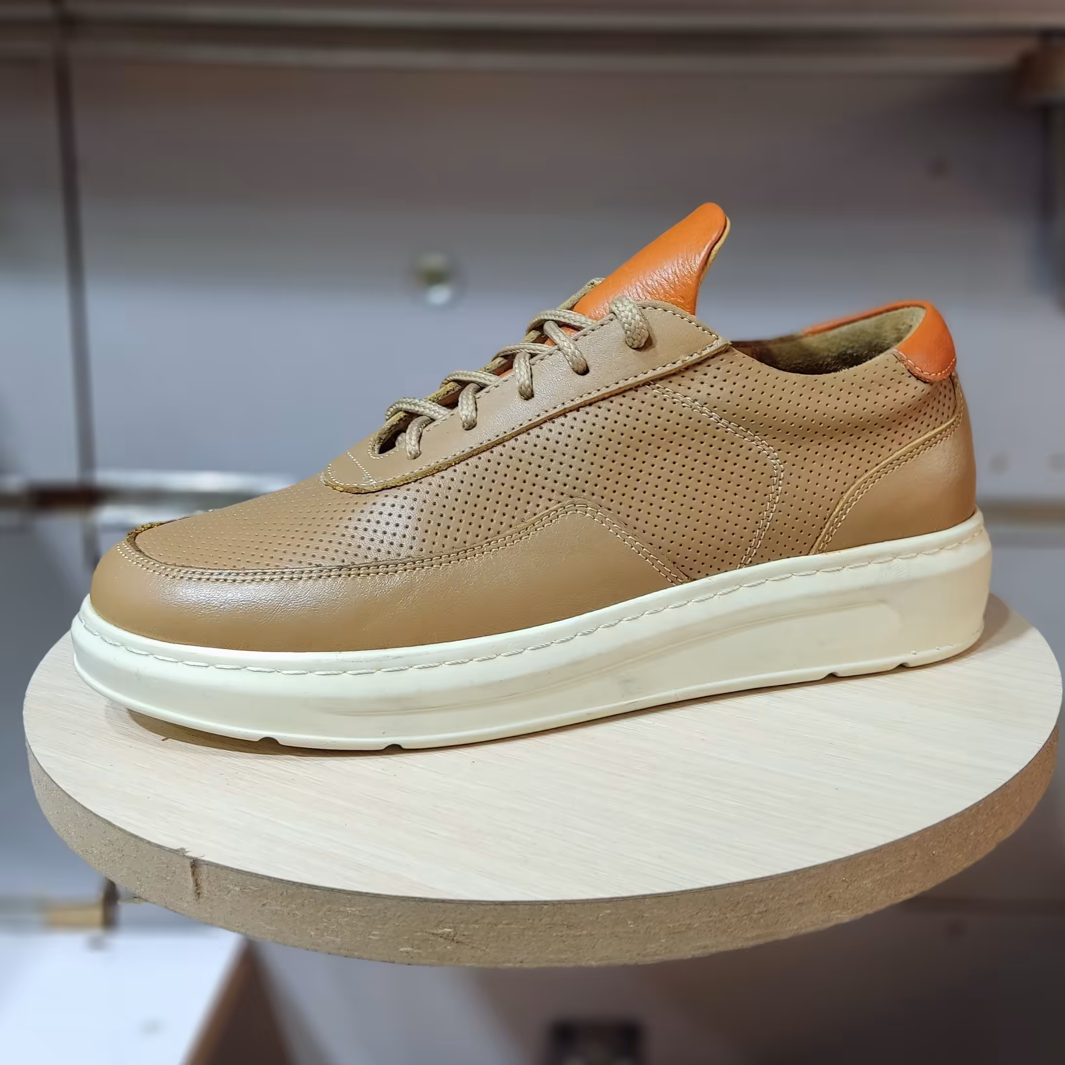 کتونی چرم مشهد 