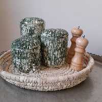 پاسماوری 3 تیکه سرامیکی دستساز خراش دار طرح برجسته سبز رنگ