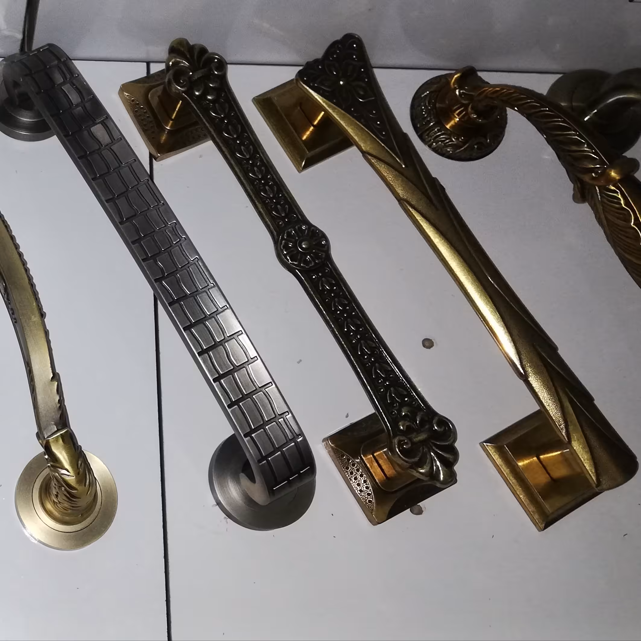 دستگیره درب ورودی... جنس درجه یک.... خرید کلی تخفیف و شرایط عالی... 