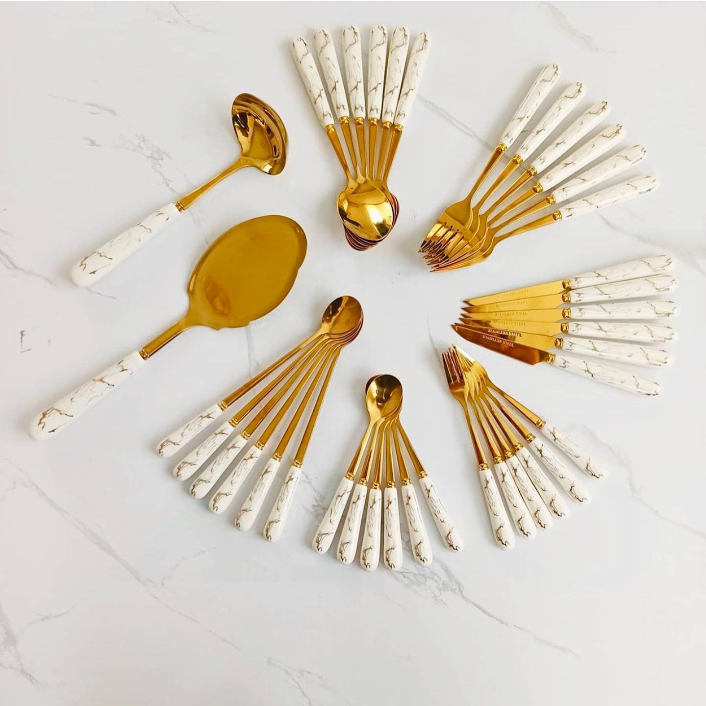 سری کامل قاشق چنگال های سرامیکی
طر ح ماربل رگه های طلایی
