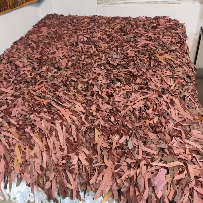 چرم شگی پرز بلند زرشکی پررنگ با آستر محافظ زیری چرم 