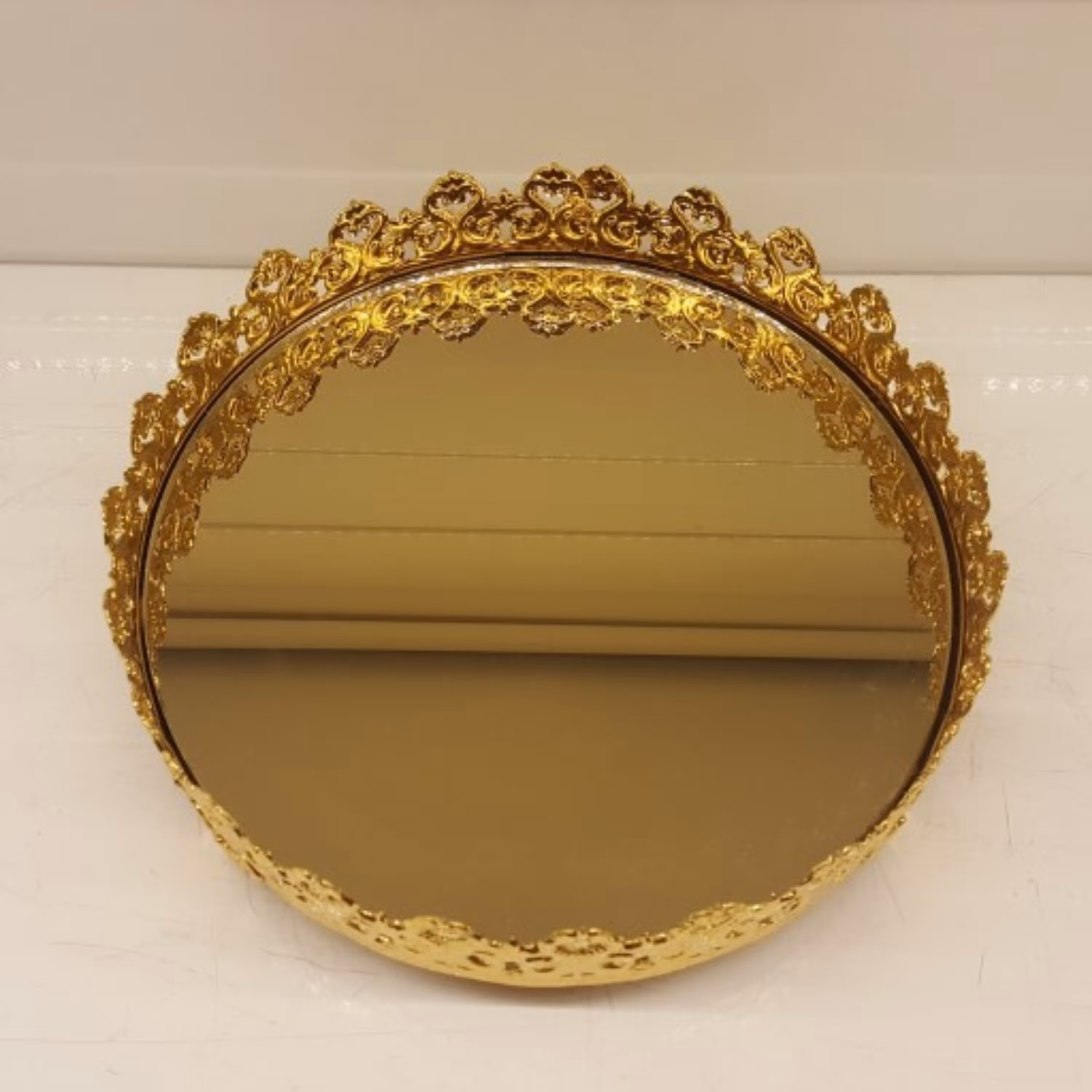 سینی گرد کف اینه طلایی