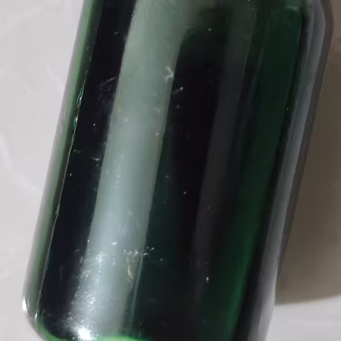 رنگ سبز مایع صابون و کوکتل