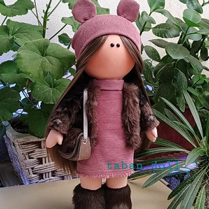 عروسک روسی دختر با کت پشمی و خز