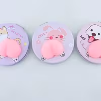 آیینه گرد دو طرفه طرح حیوانات ویشنگ 
Weisheng mirror 
طرح های زیبا و فانتزی و منحصر به فرد 
مقاوم و محکم
قابل حمل 