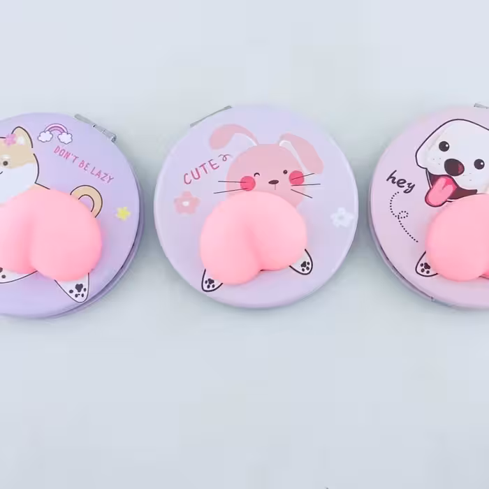 آیینه گرد دو طرفه طرح حیوانات ویشنگ 
Weisheng mirror 
طرح های زیبا و فانتزی و منحصر به فرد 
مقاوم و محکم
قابل حمل 