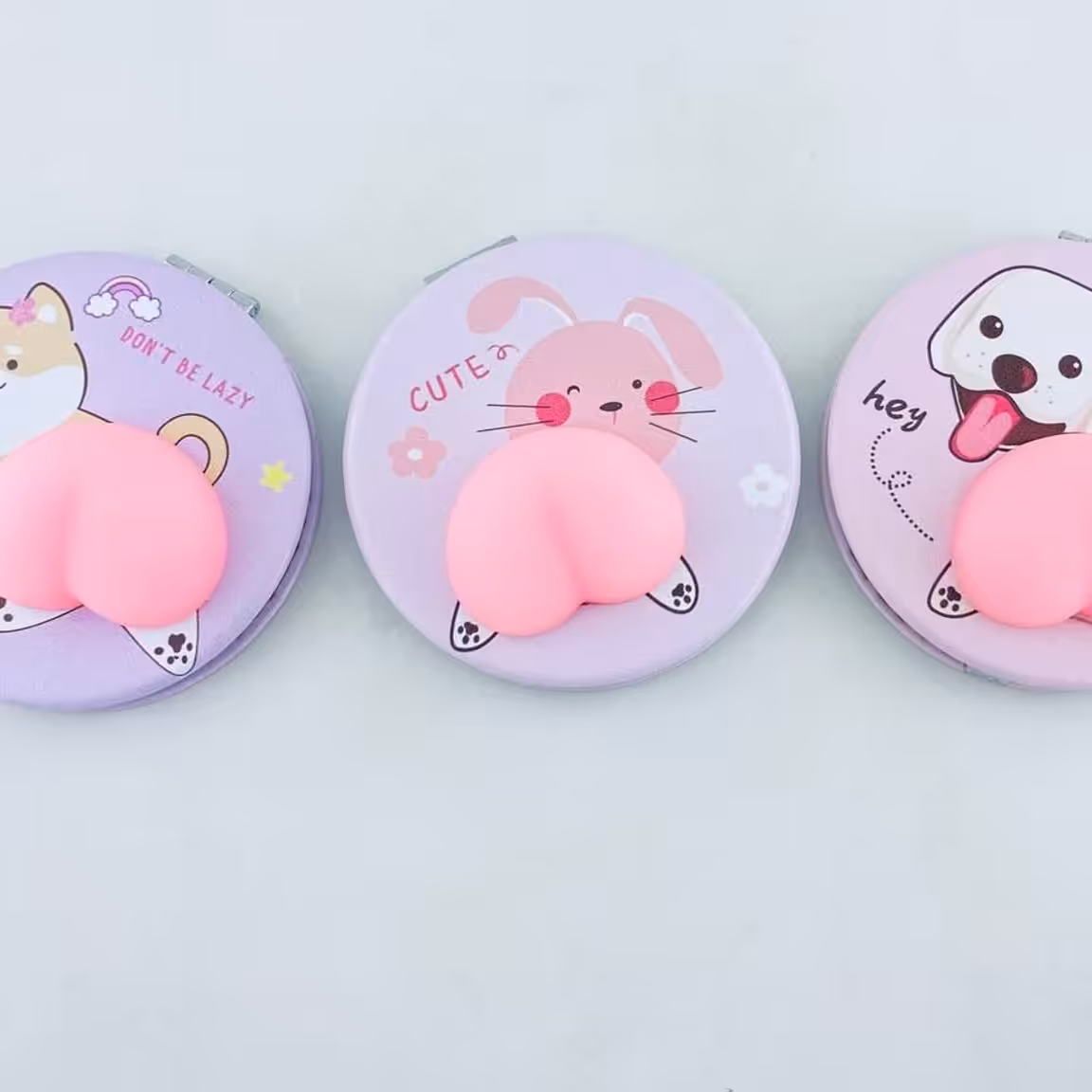 آیینه گرد دو طرفه طرح حیوانات ویشنگ 
Weisheng mirror 
طرح های زیبا و فانتزی و منحصر به فرد 
مقاوم و محکم
قابل حمل 