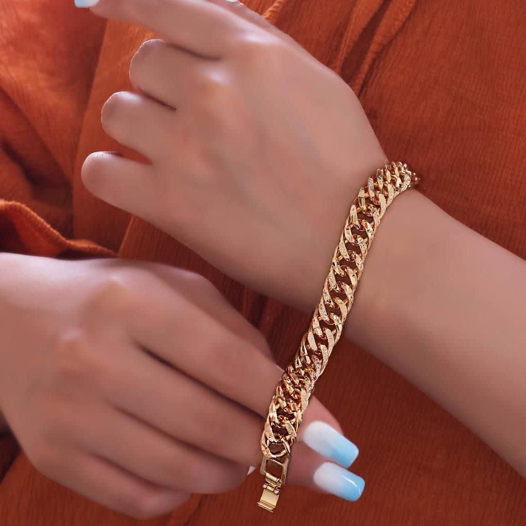 دستبند کد11279طرح جواهر.برند CM.با آبکاری طلا.ضد حساسیت.رنگ ثابت