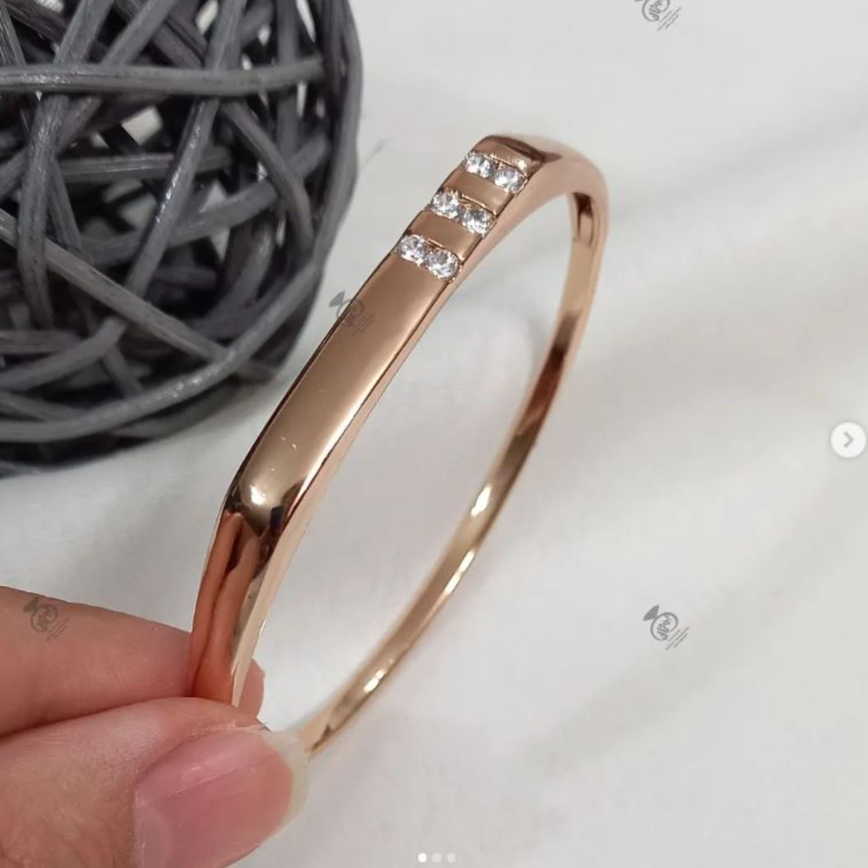 دست بند الگویی طرح طلا و رنگ ثابت برند ژوپینگ مدل آینه ای