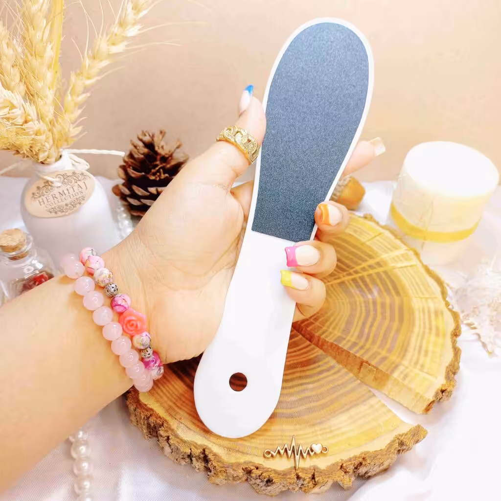 سوهان پاشنه پا طرح سفید