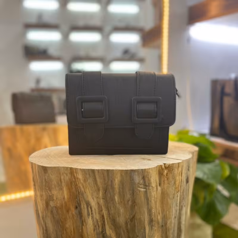 کیف ساده مشکی پاسپورتی 