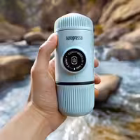 قهوه ساز نانوپرسو  واکاکو رنگ آبی قطبی به همراه کیف