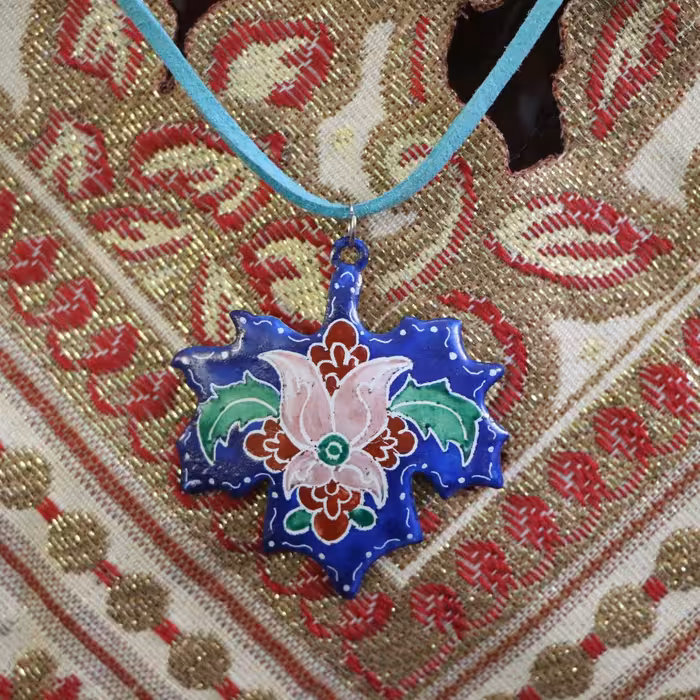 گردنبند میناکاری  روی مس طرح پرداز 