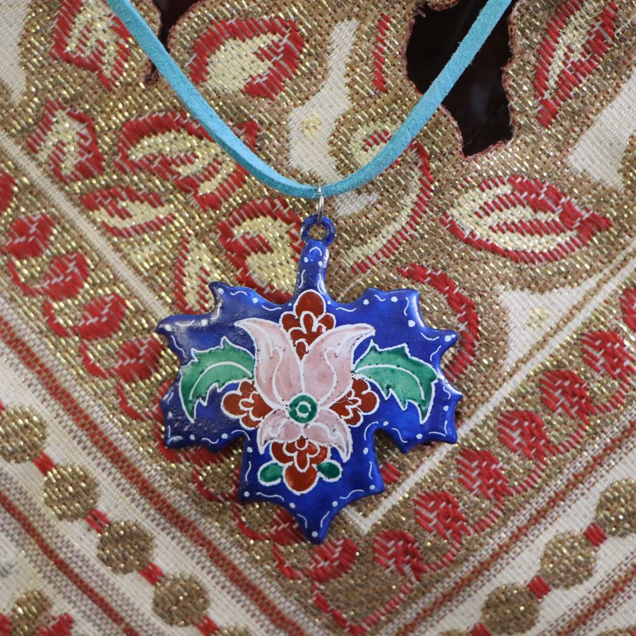 گردنبند میناکاری  روی مس طرح پرداز 