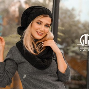 ست شال دور گردنی و کلاه همراه با پوم پوم