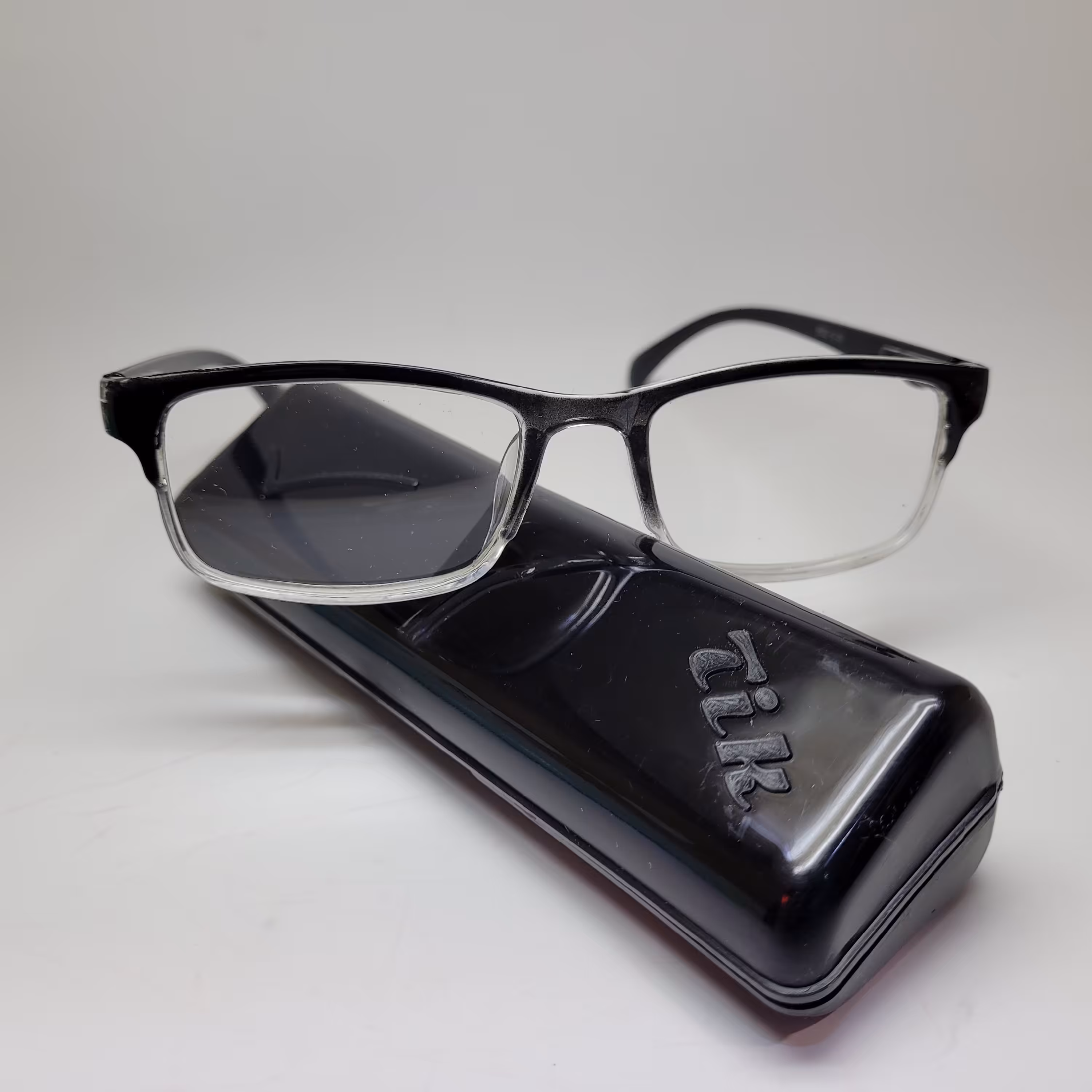 عینک مطالعه 2+