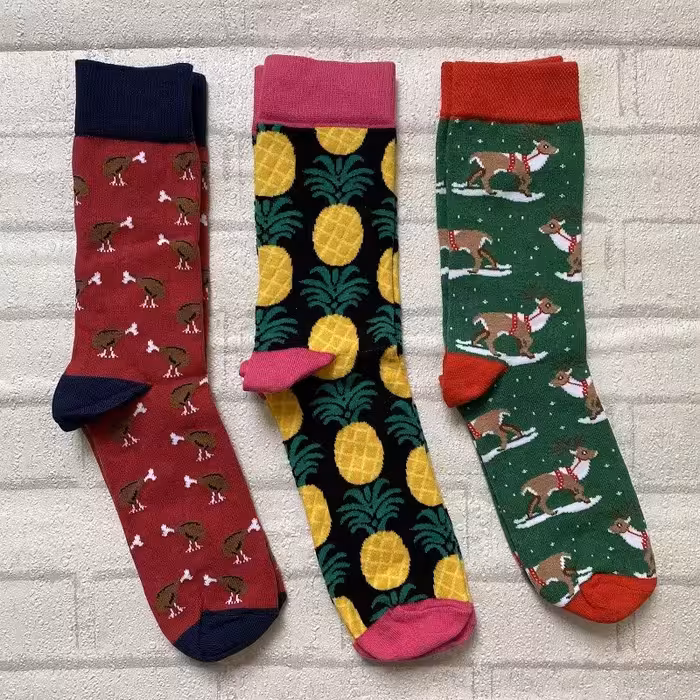 جوراب فانتزی وارداتی ترک طرح دار ساق بلند نخ پنبه 36 تا 44 گوزن