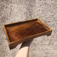 سینی کاملا چوبی دسته دار با  زیبایی بافت طبیعی چوب ، طول 30 سانتی متر