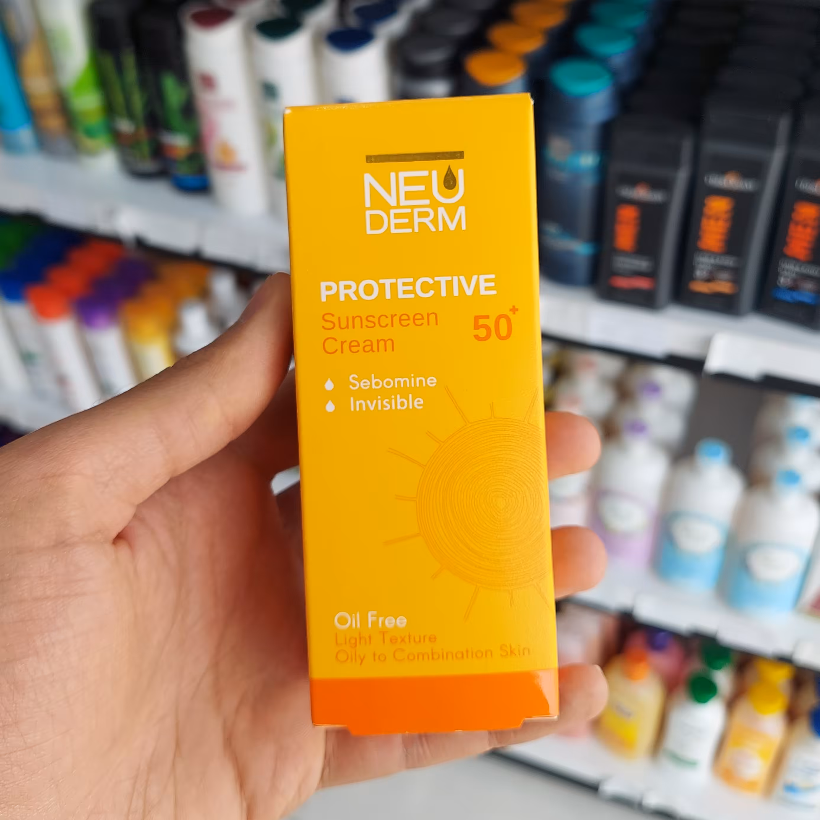 نئودرم کرم ضد آفتاب هایلی پروتکتیو مناسب برای پوست های چرب و مختلط SPF 50پلاس بی رنگ 50 میل