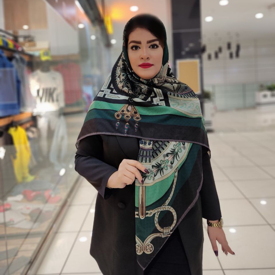 روسری سوپرنخ گارزا قواره 135 رنگ مشکی و سبز طرح اسب ارسال رایگان