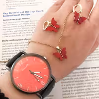 ست ساعت بندچرمی مشکی صفحه قرمز با کیفیت مناسب
و نیم ست پروانه 