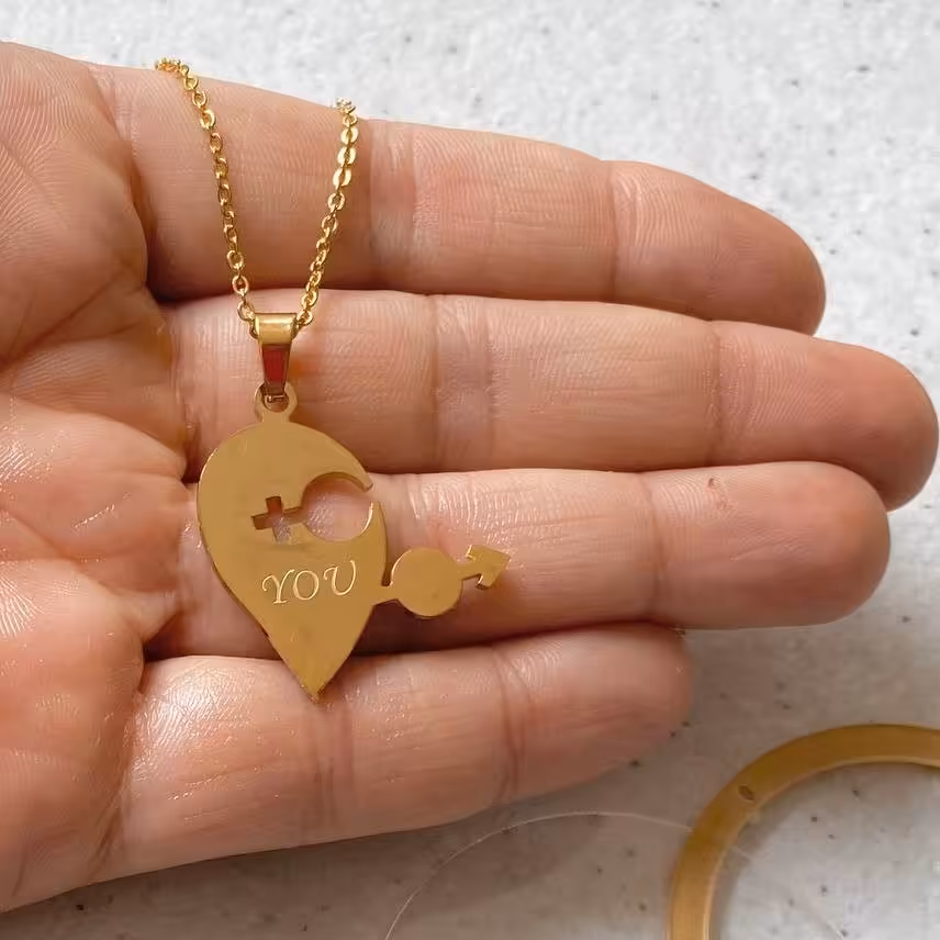 گردنبند استیل رنگ ثابت طرح love