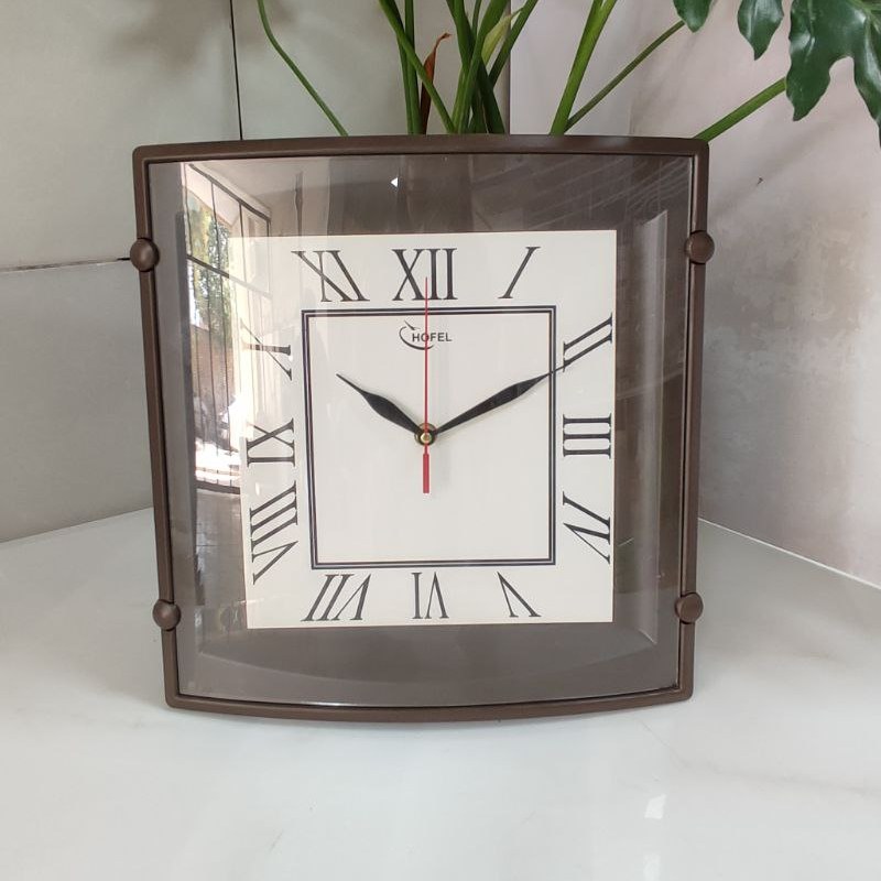 ساعت دیواری هوفل چهارگوش در رنگبندی های مختلف با طراحی زیبا باکیفیت بالا و عالی
