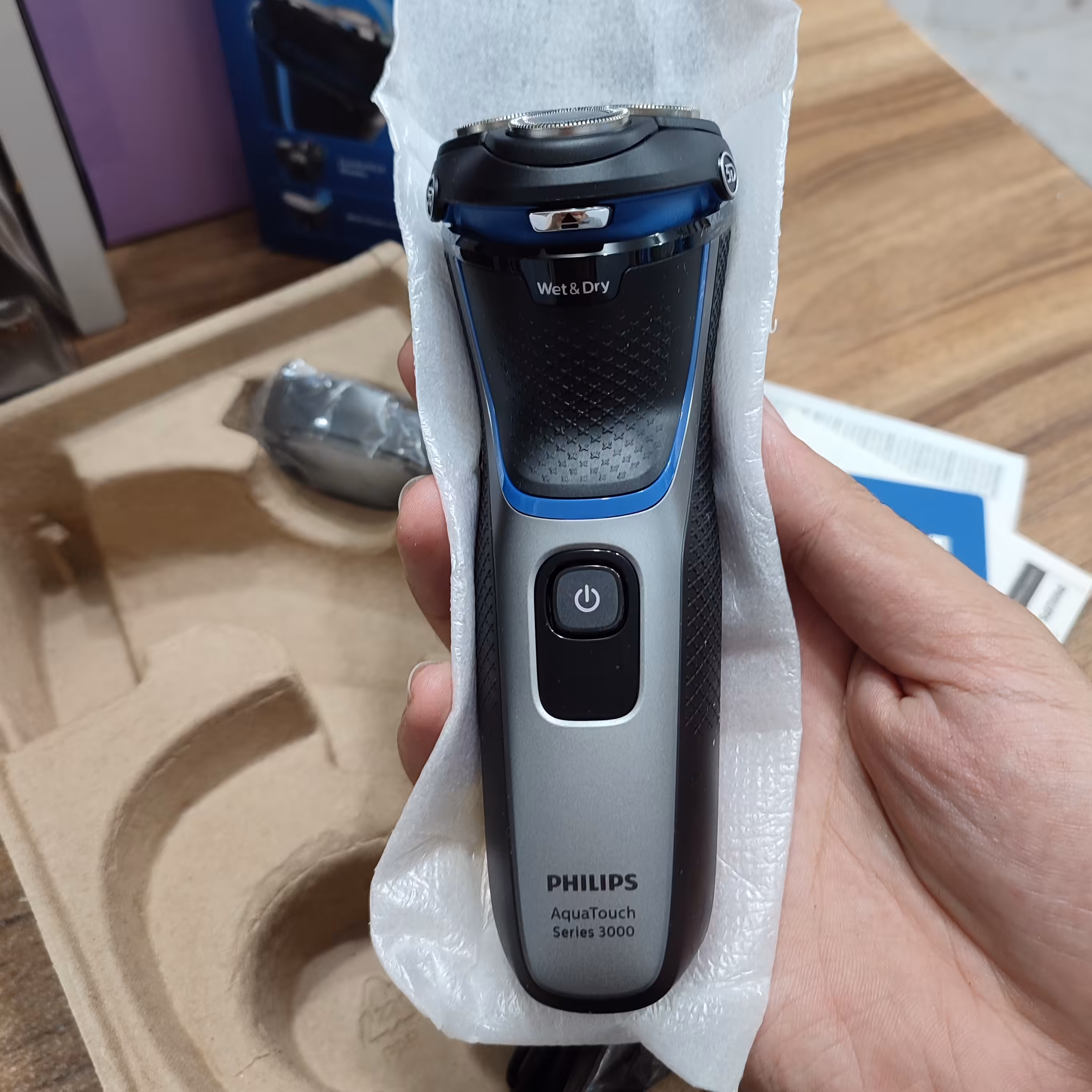 ریش تراش فیلیپس مدل S3122-51 ساخت اندونزی ، ارسال رایگان