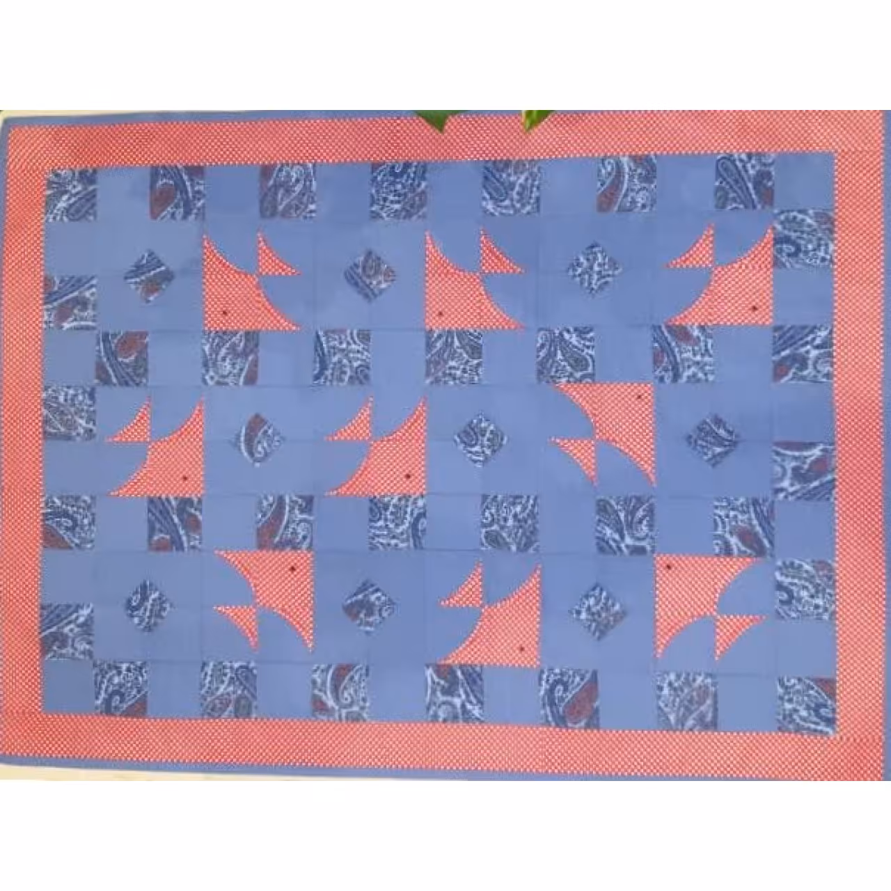 رو میزی ماهی