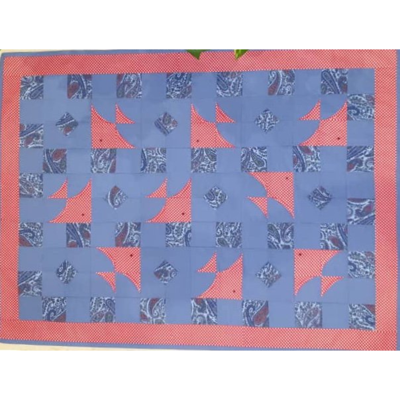 رو میزی ماهی