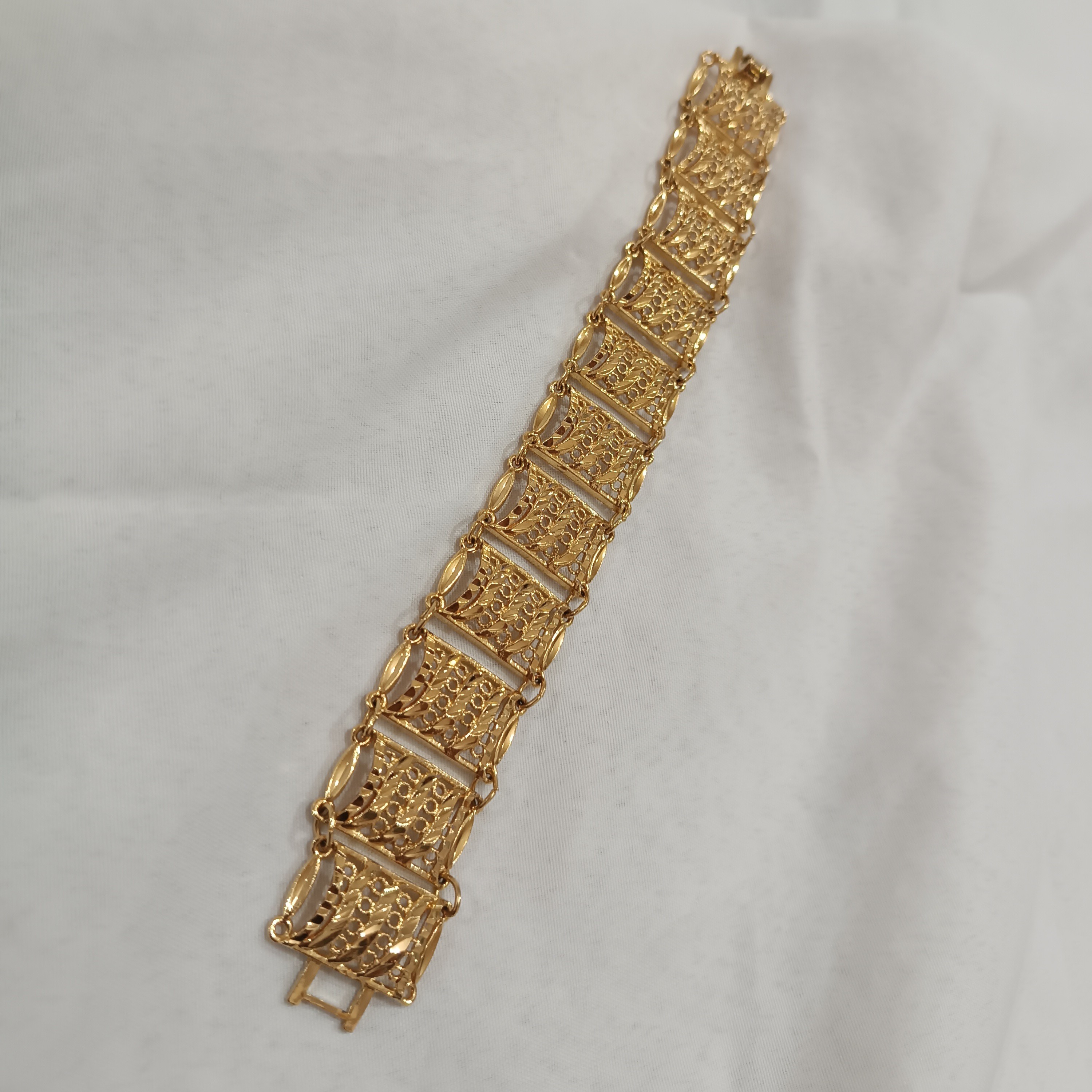 دستبند مارک معتبر طلاروس رنگ ثابت ضد حساسیت 