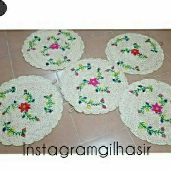 سفره حصیری گل گلی