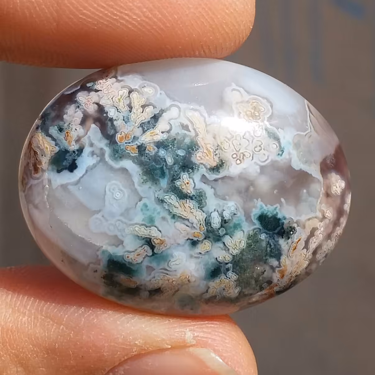 نگین شجر شکوفه هفت رنگ با شجر های واضح و بسیار زیبا تراش دامله کد 10164