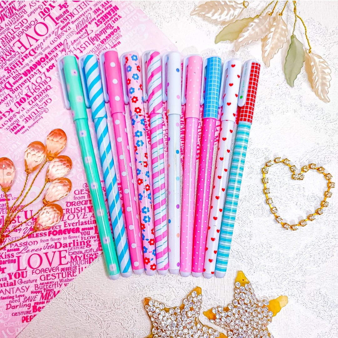 خودکار رنگی فانتزی هپی دی. ده رنگ . مدل لاو . طرح لاو . عشق . قلب قلبی . ده تا رنگ داره . لوازم تحریر فانتزی