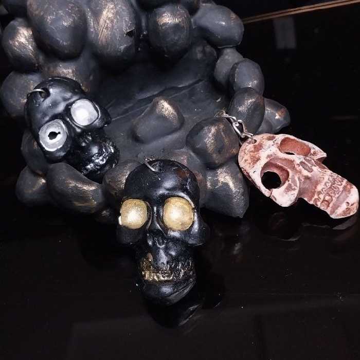 اکسسوری  جا سوئیچی طرح اسکلت