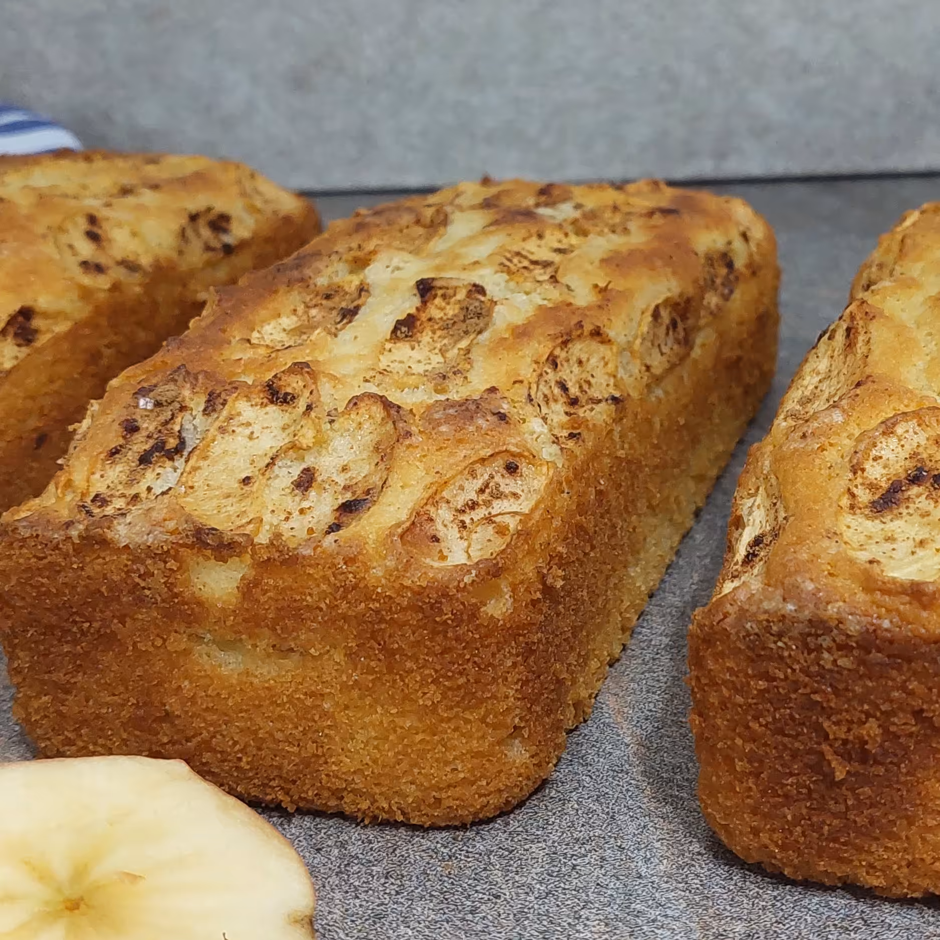 کیک صبحانه سیب دارچین