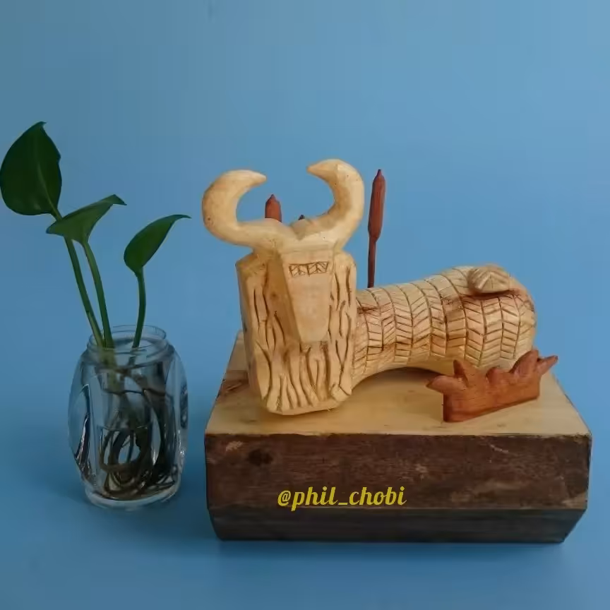 مجسمه چوبی تزیینی دستساز طرح گاومیش چوبی
