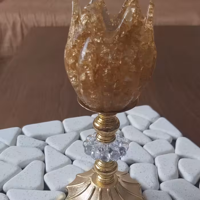 شمعدان رزینی با پایه طرح کریستال تزیینی و شیک باب مشکل پسندان تزیینی برای کنسولآ