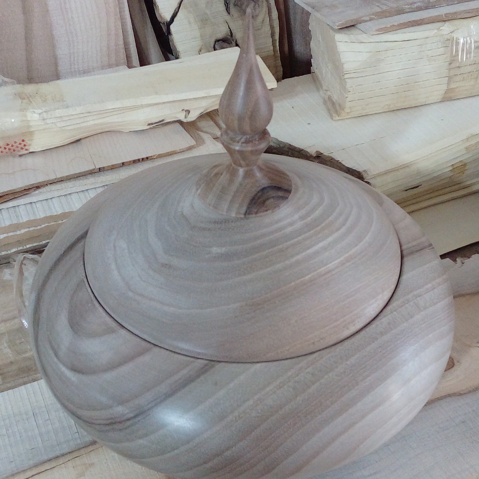 شکلات خوری چوب گردو رنگ روشنطرح خمره ای پوشش براساس انتخاب مشتری روغن گیاهی یا پلی استر