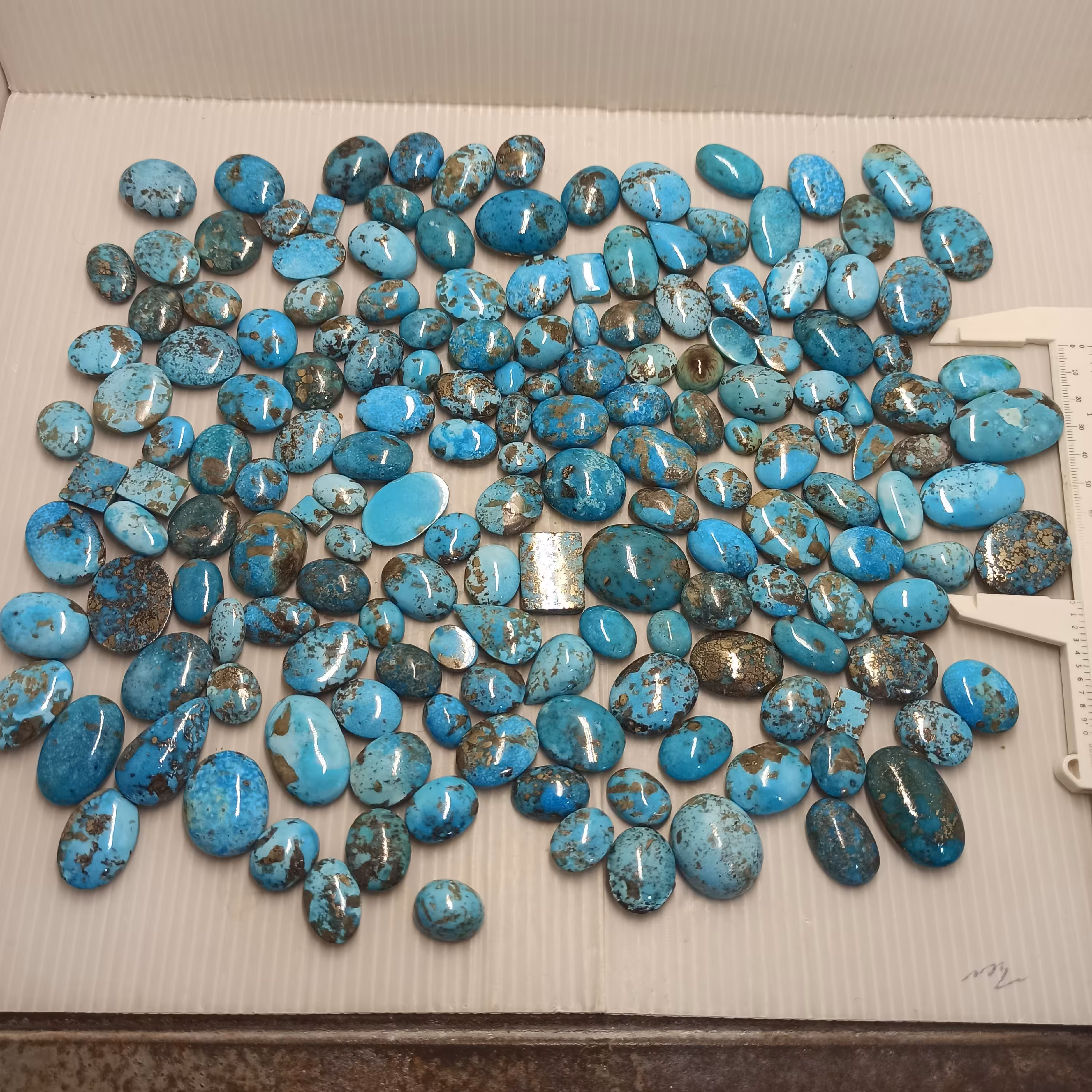 بارخونه172عددی فیروزه احیا شده شهربابک وزن 950گرم 