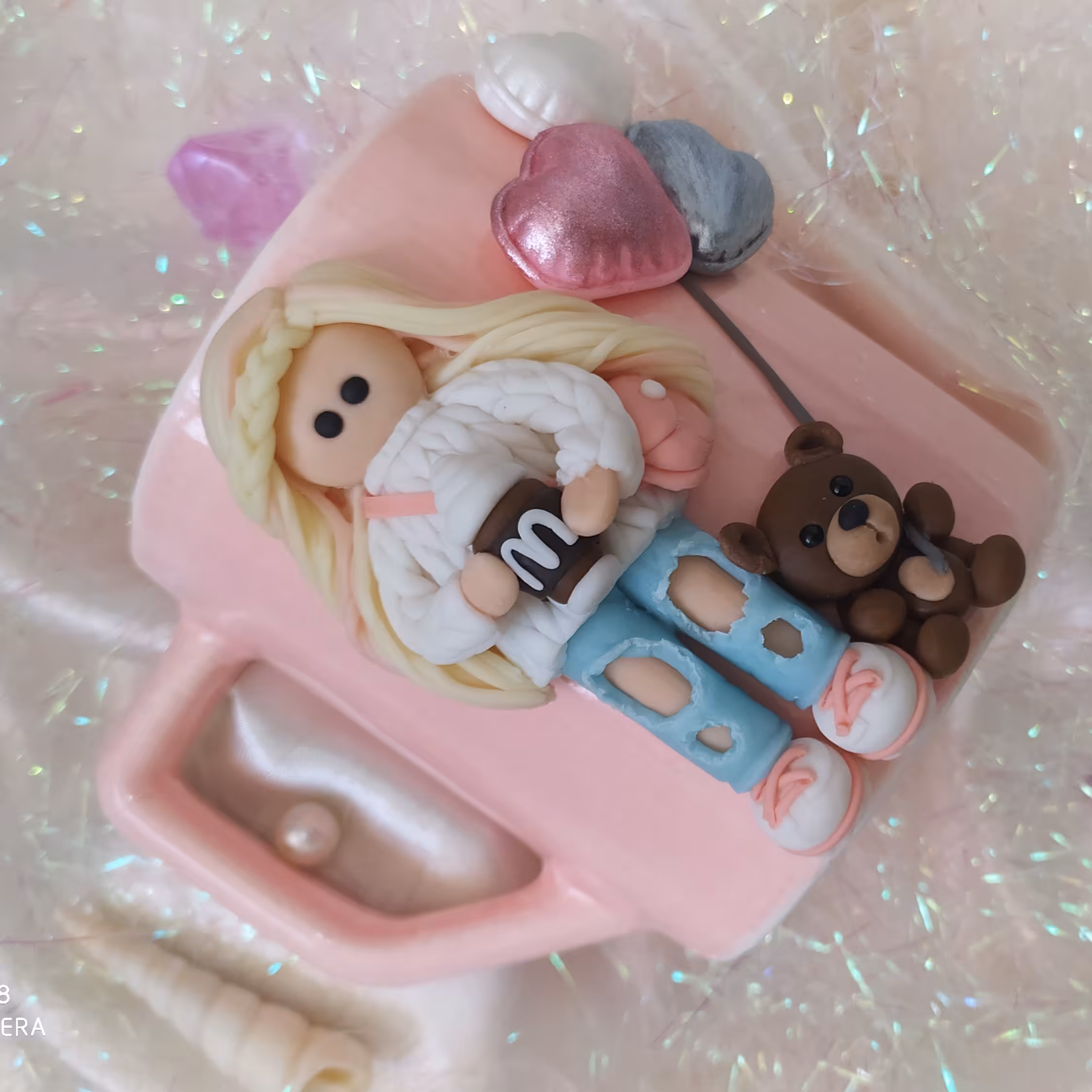 ماگ عروسکی دختر وخرس بادکنکی، عروسک دختر با شلوار زخمی،ماگ دخترانه