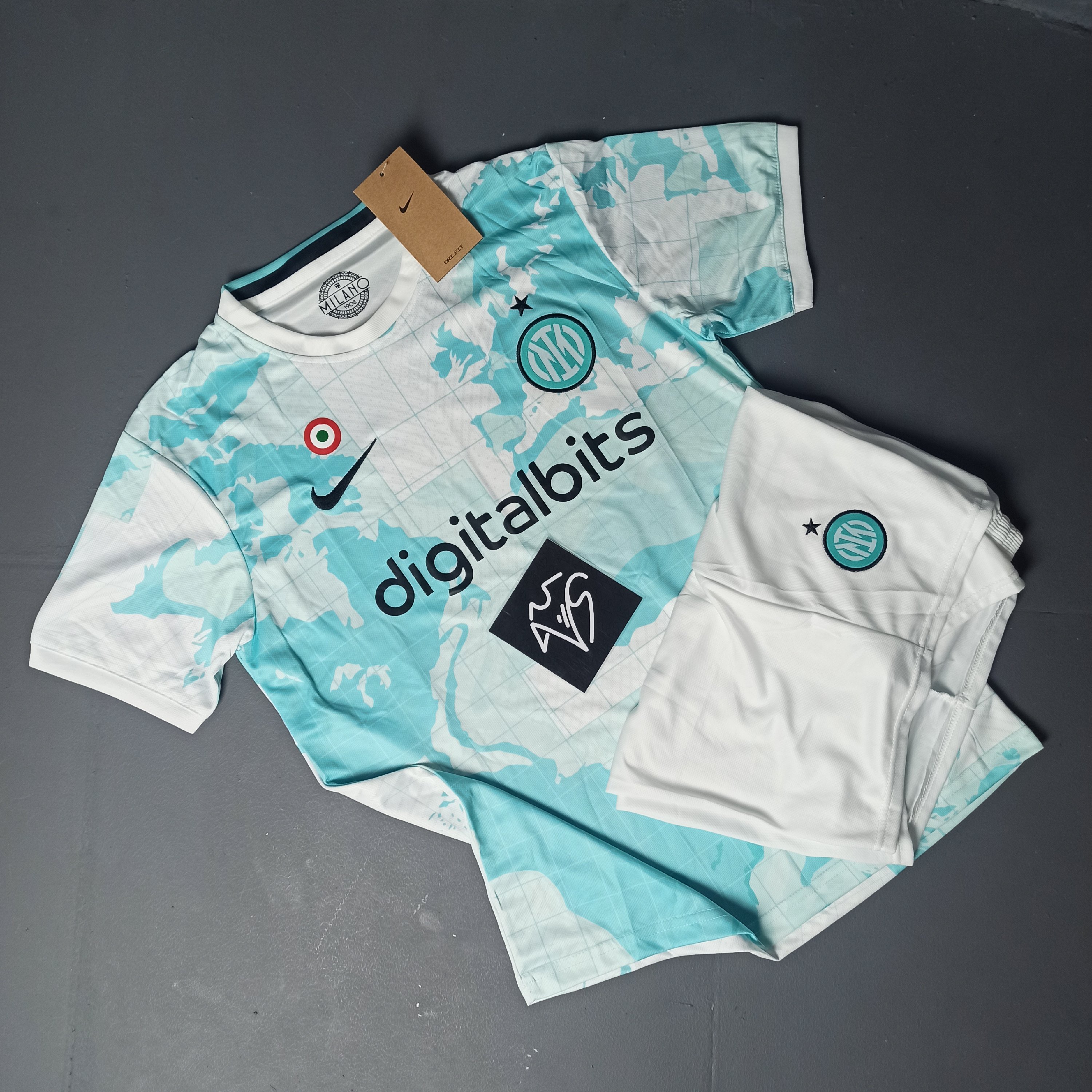 کیت دوم اینتر (تیشرت+شورت) 2022-2023