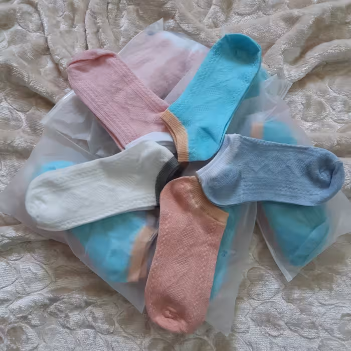 جوراب نخی طرح برجسته (بافت لوزی)