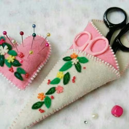 ست جای قیچی و سوزن نمدی طرح گلهای بهاری