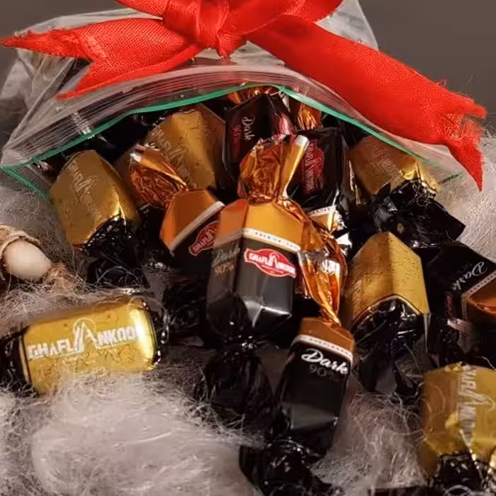 شکلات تلخ (760 گرمی) 2 تا بخر اشانتیون ببر مخصوص پذیرایی مامان جون ( دوسر پیچ )