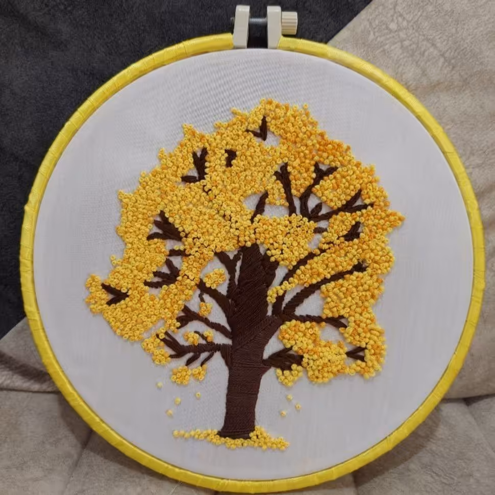 دیوار کوب گلدوزی درخت پاییزی 