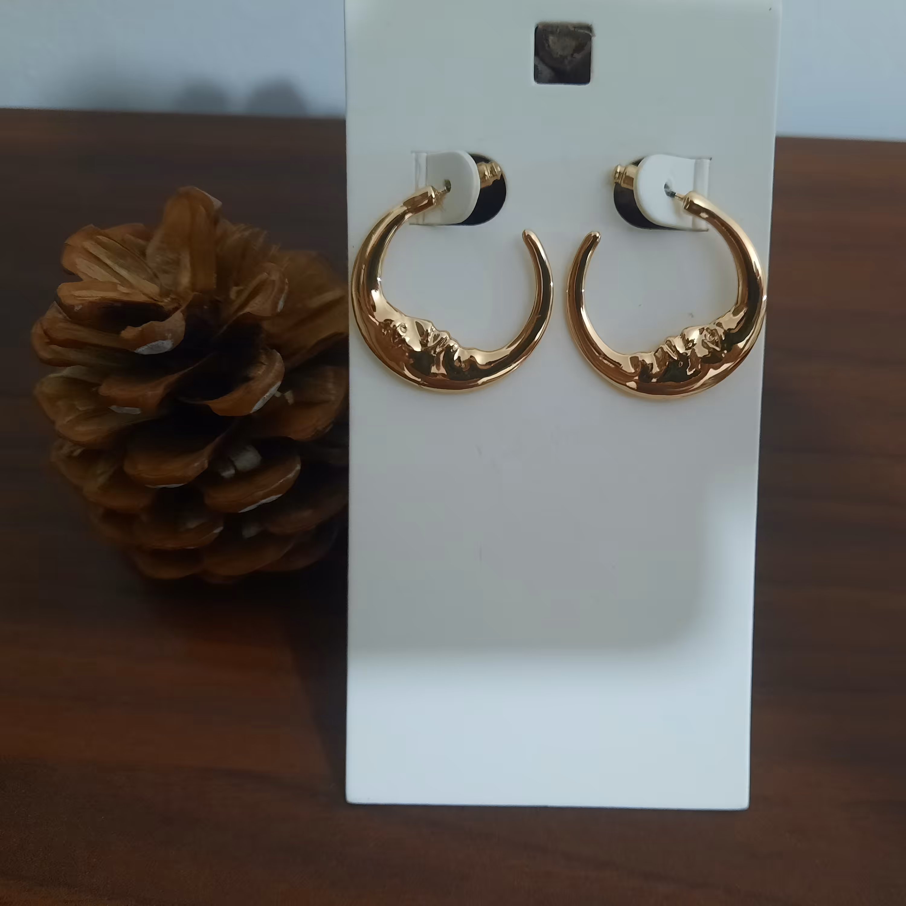 گوشواره ماه   استیل  روکش طلا  بدون حساسیت و تغییر رنگ رنگ ثابته  برند اکسسوری 

