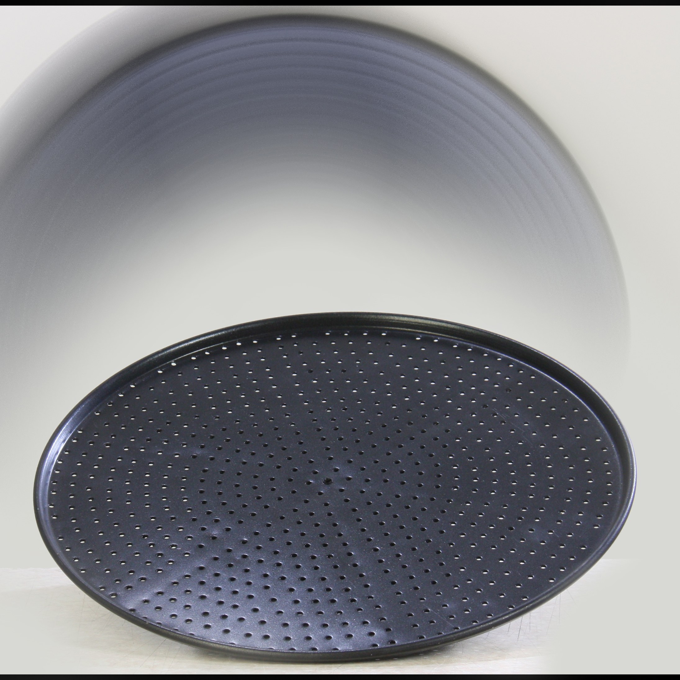 قالب پیتزا  آلومینیومی(بسته 3 عددی) ضخیم پانچ ایتالیایی قطر 28 سانت