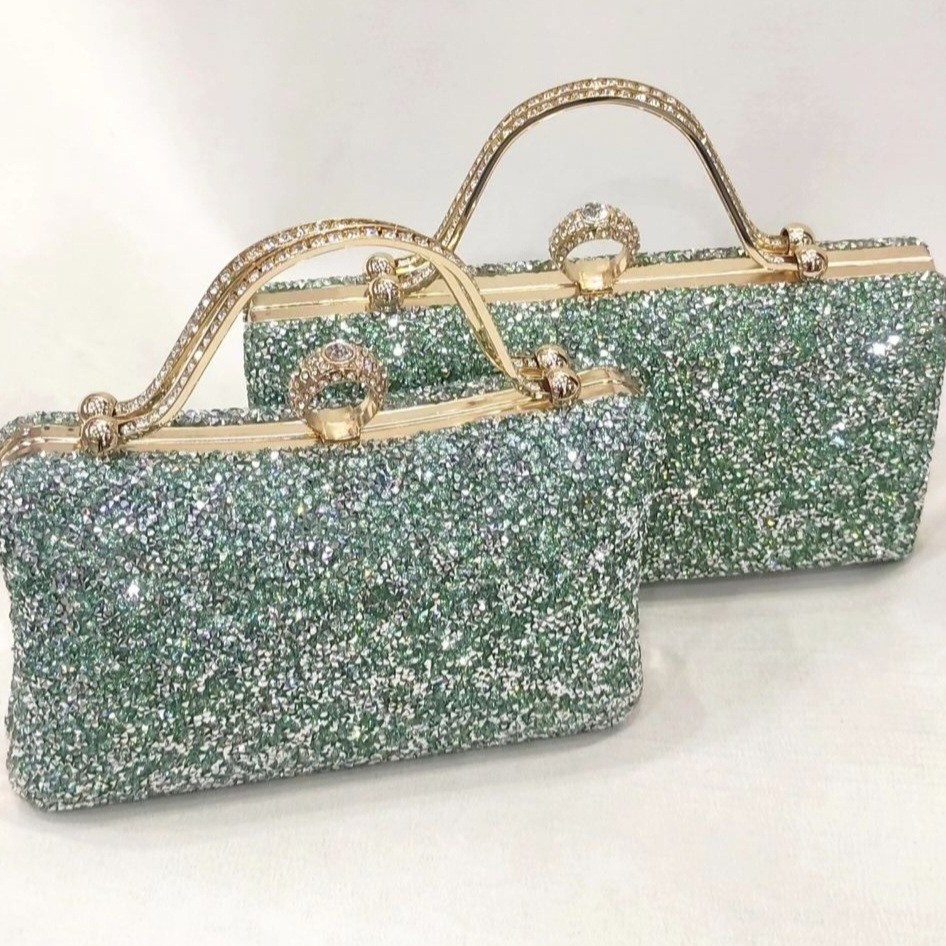 کیف تمام نگین... سبز روشن... با زنجیر بلند... سایز 12در22... گوشی جا میشه...