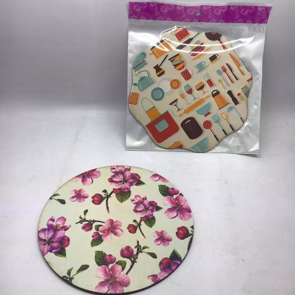 زیر قابلمه چوبی طرح دار وارداتی 
جنس چوبی 
دارای طرح های زیبا و شیک 
قابل استفاده در همه جا برای همه لوازم گرم 
